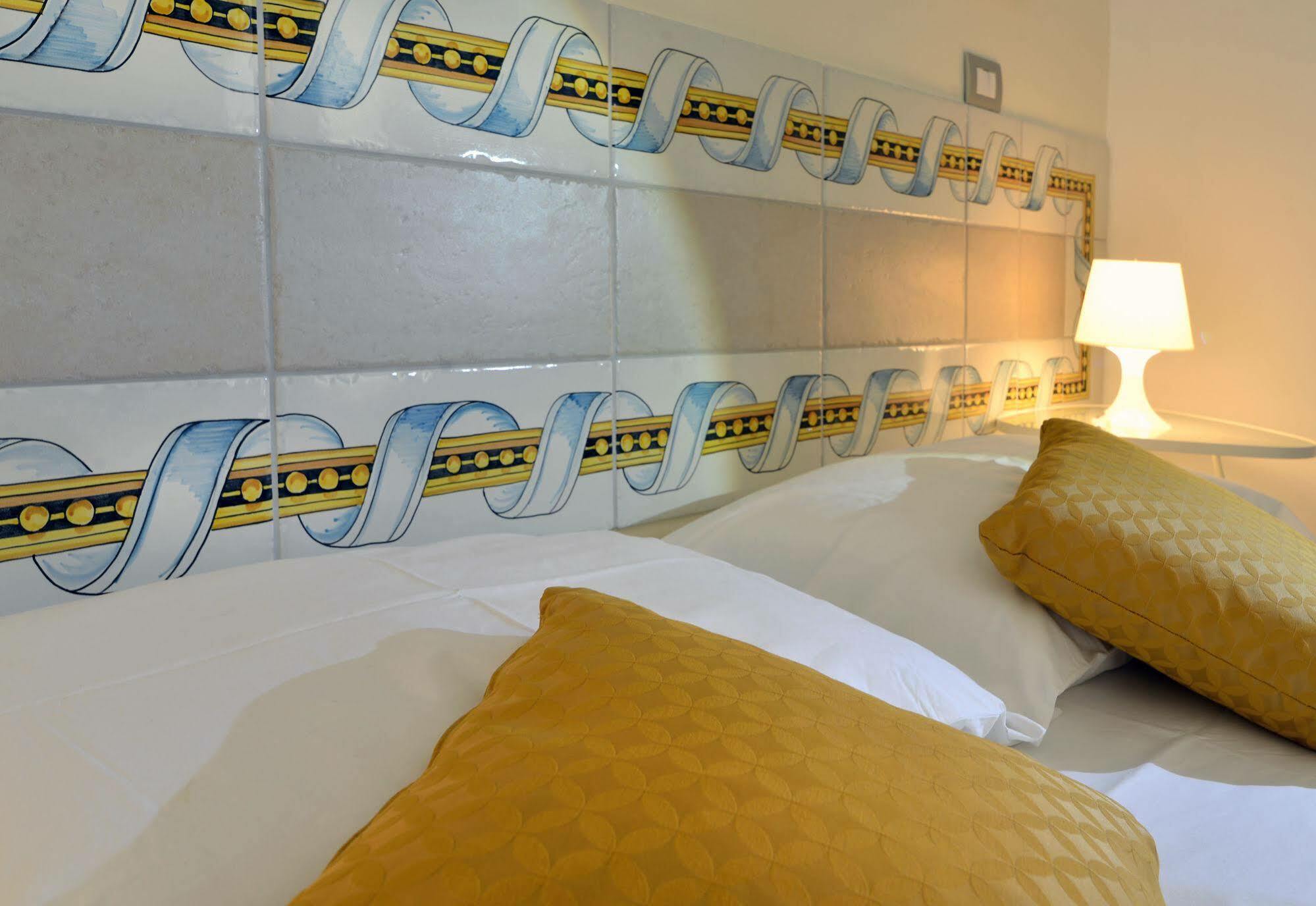 Santi E Saraceni Rooms Salerno Dış mekan fotoğraf
