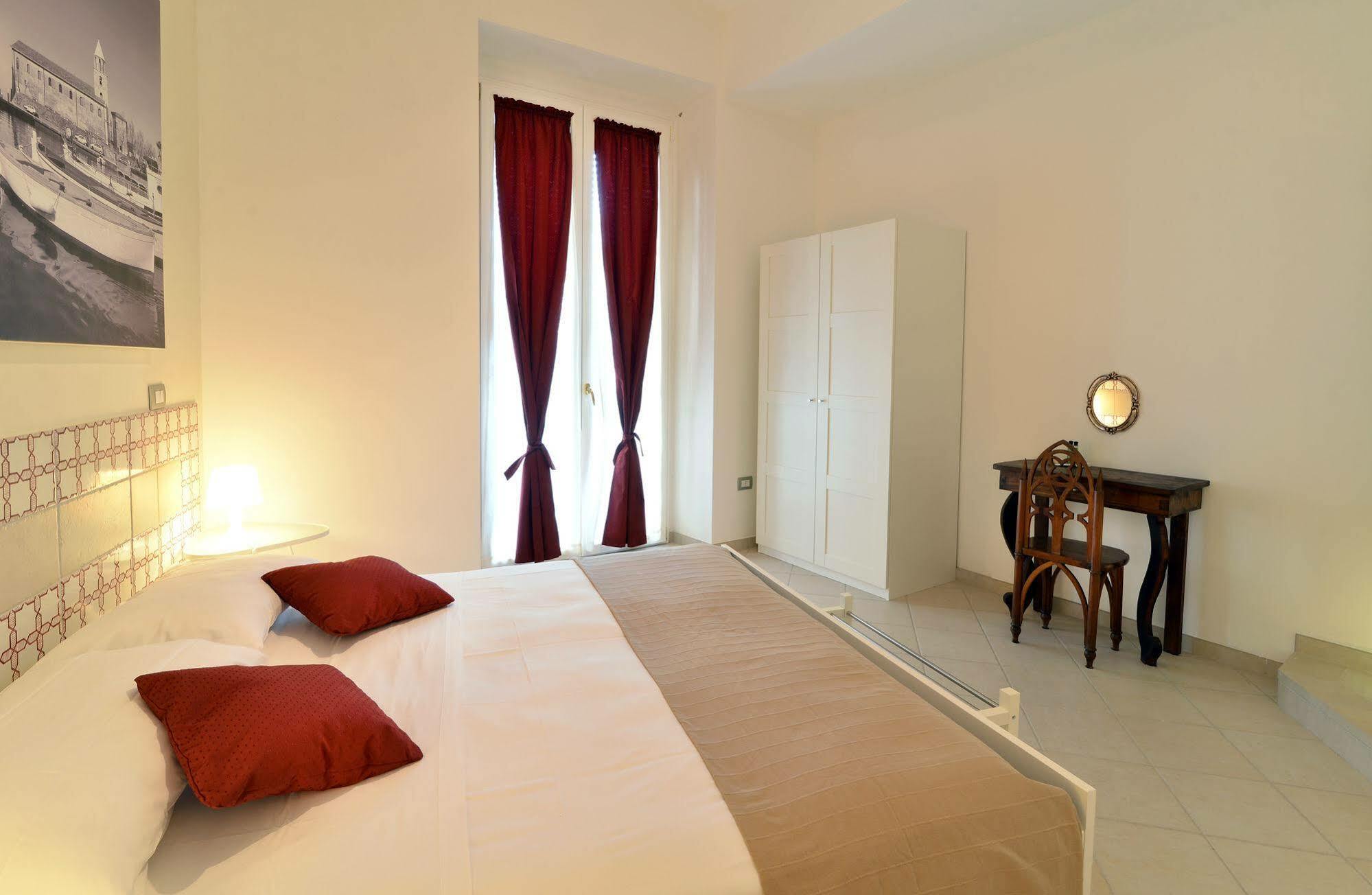 Santi E Saraceni Rooms Salerno Dış mekan fotoğraf